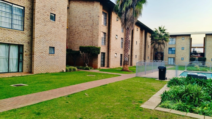 1 Bedroom Property for Sale in Kannoniers Park North West
